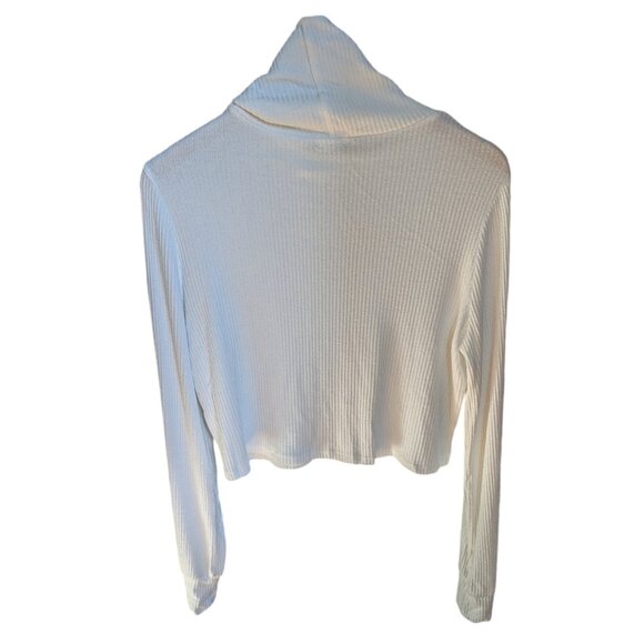 Garage White Turtleneck Ribbed Short Sweater Women Size Medium - Picture 5 of 9
